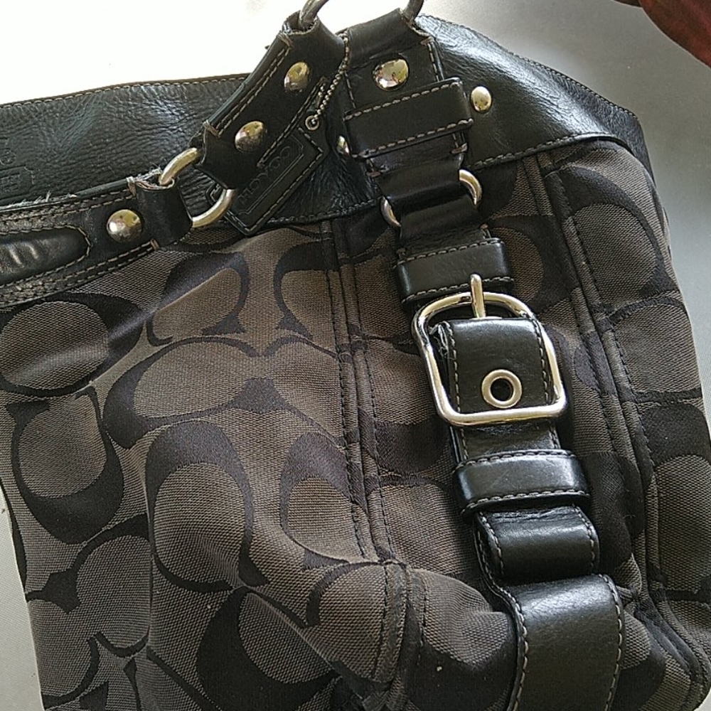 Coach Shoulderbag - Picture 6 of 11